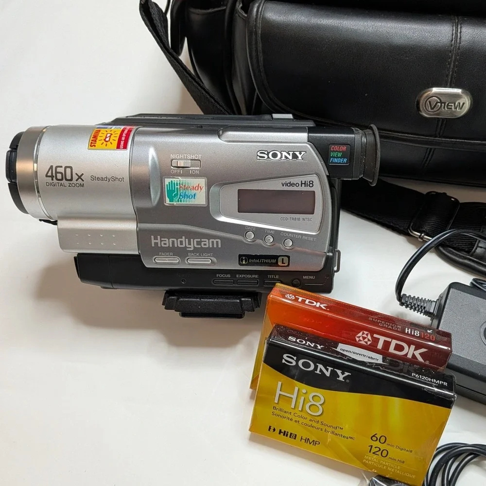 Sony Handycam CCD-TR818 Hi8 Video8 Camcorder NightShot Tested Bundle Tapes